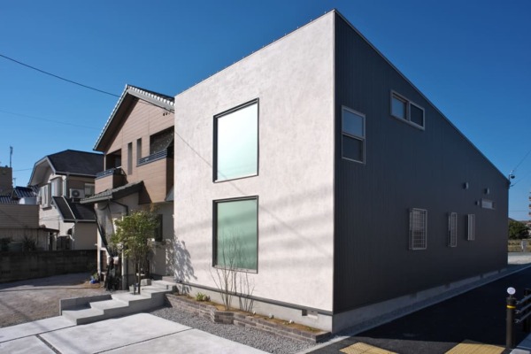 根上建築のおしゃれな家（外観）