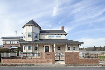 坪25万円台からのロビンスジャパン。北米・ウエストコースト・南仏の輸入住宅。経験豊富な建築家とベテランスタッフが丁寧に対応します。ロビンスジャパンはアーツ＆クラフツの精神でお住まいをご提供いたします。