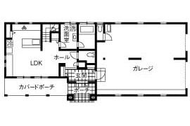 アーリーアメリカンな平屋のガレージハウスの間取り図（1階）