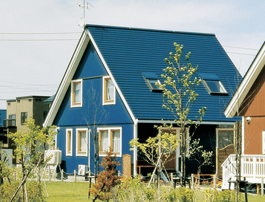 スウェーデンハウスの屋根材（雪印カラーSGL）